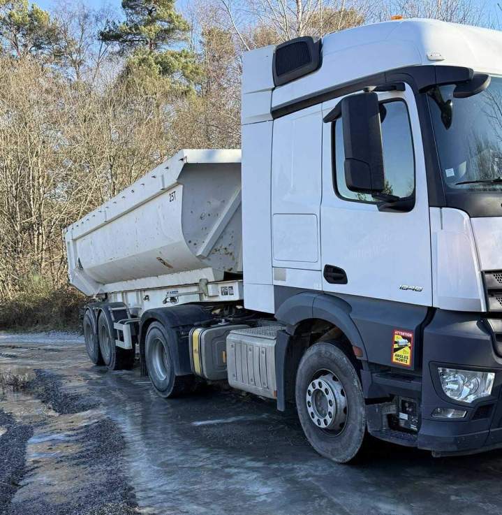 Véhicule de transport de matériaux Corrèze